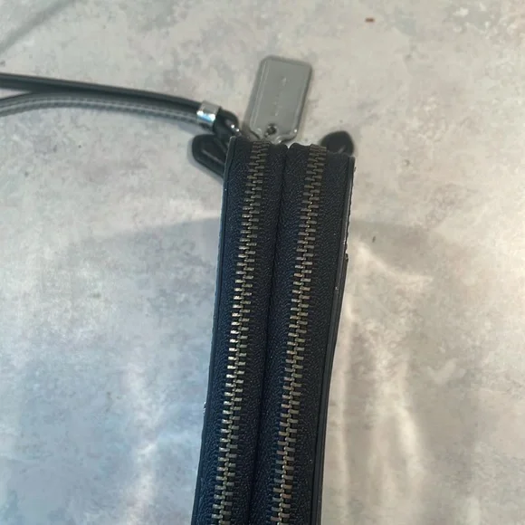 Coach Wristlet/Wallet - Picture 6 of 9